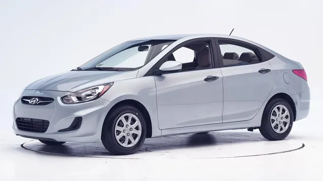 vehiculo hyundai accent 2012